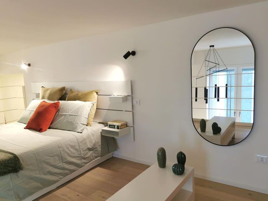 Апартаменты Navigli-Bocconi Spazio Luce Design Милан Экстерьер фото